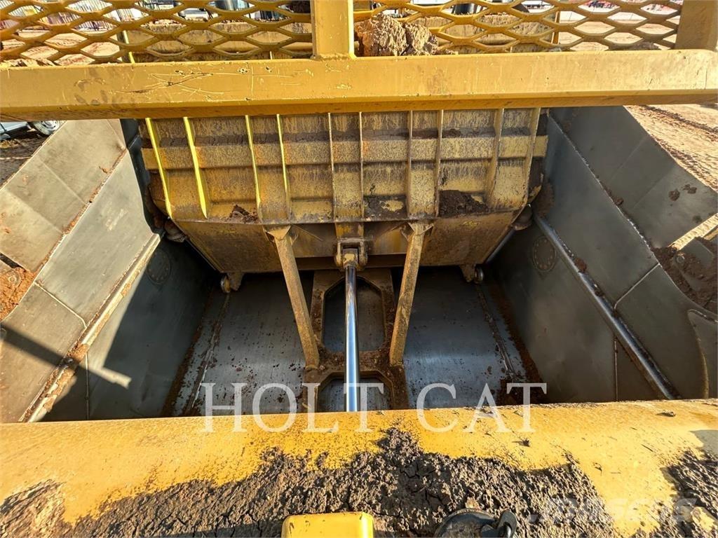 CAT 631K Skrejpry