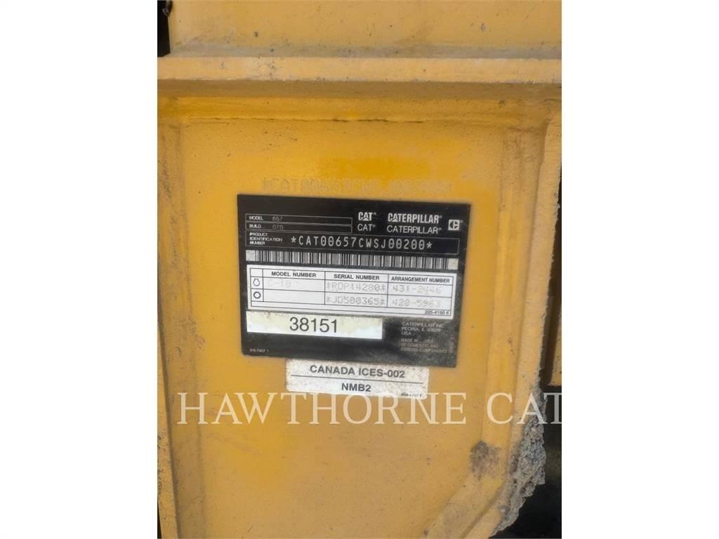 CAT 657 Skrejpry