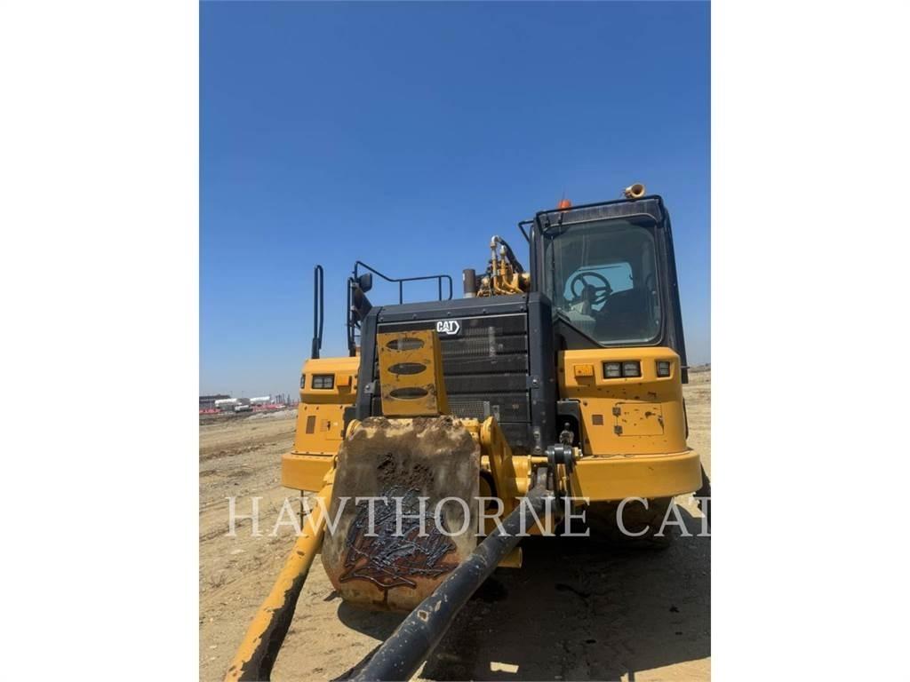 CAT 657 Skrejpry