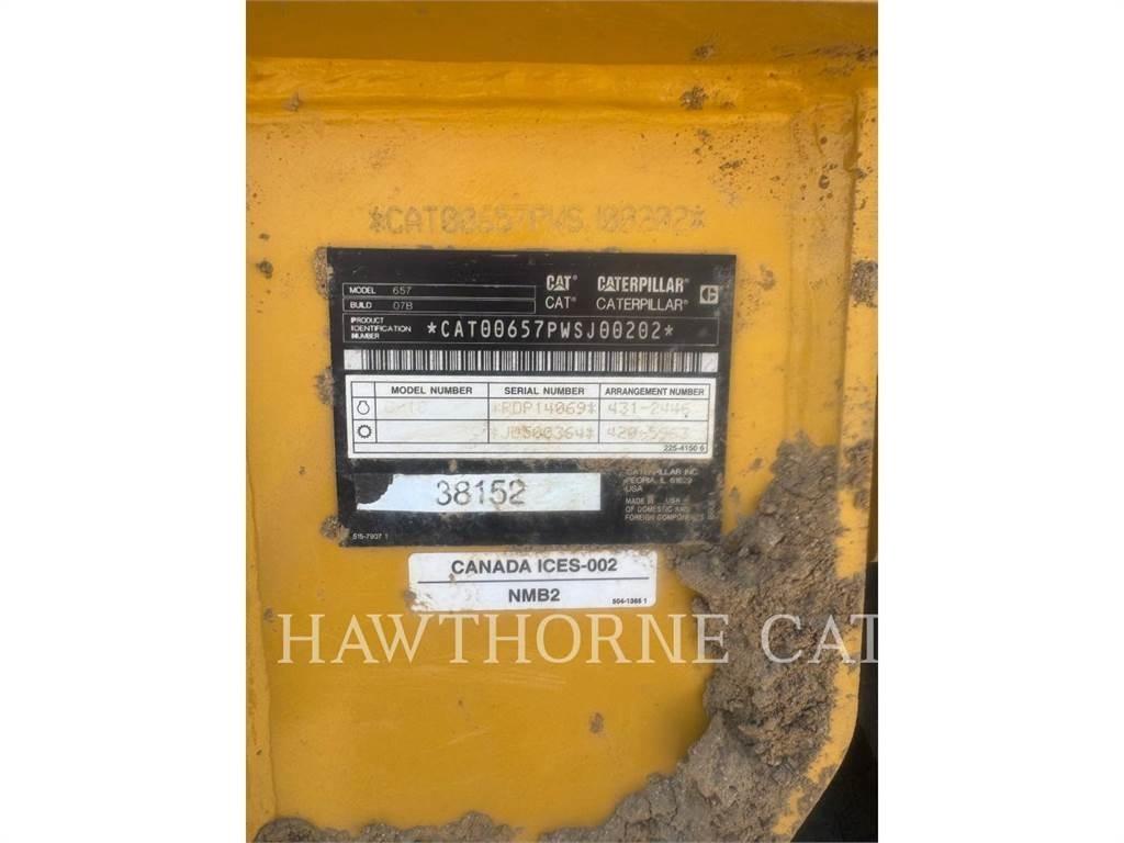 CAT 657 Skrejpry
