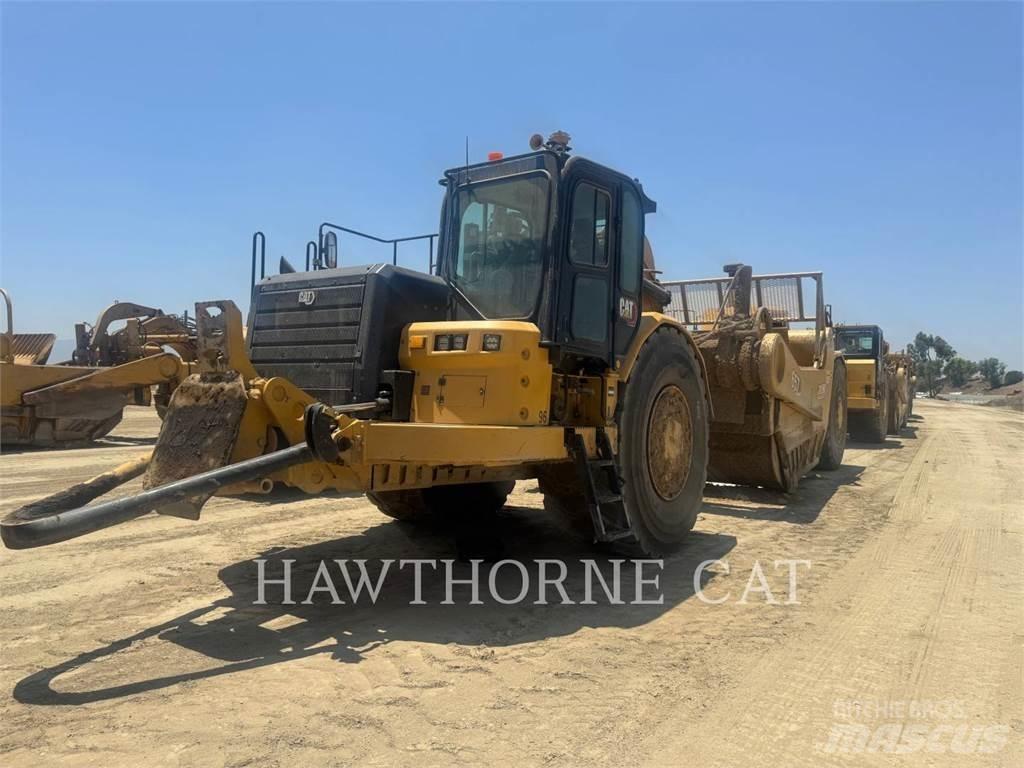 CAT 657 Skrejpry