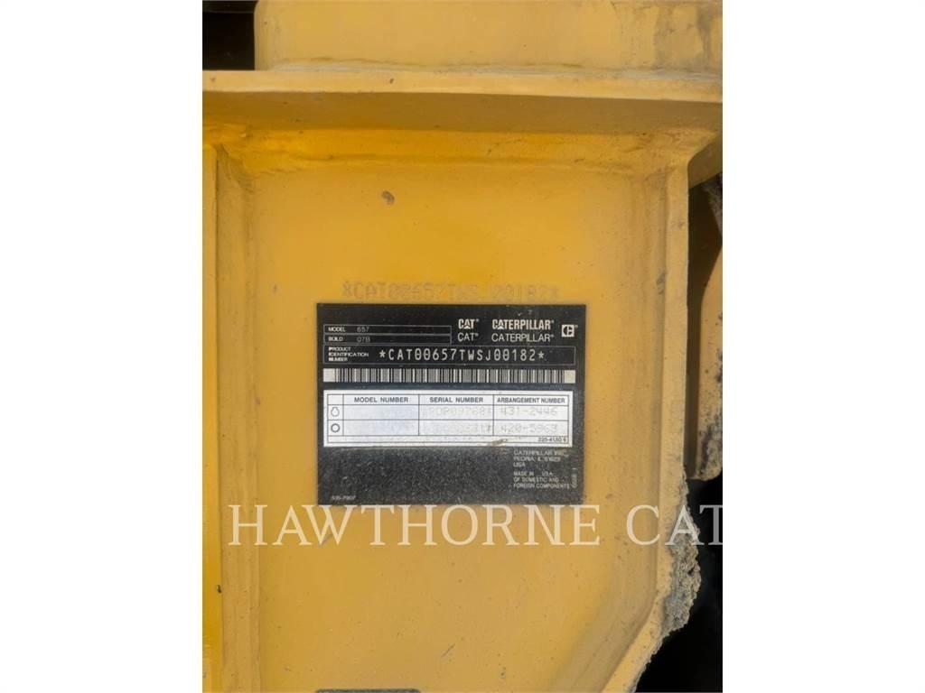 CAT 657 Skrejpry