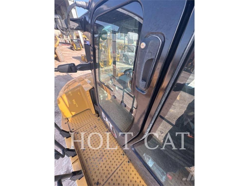 CAT 725 Kloubové dempry