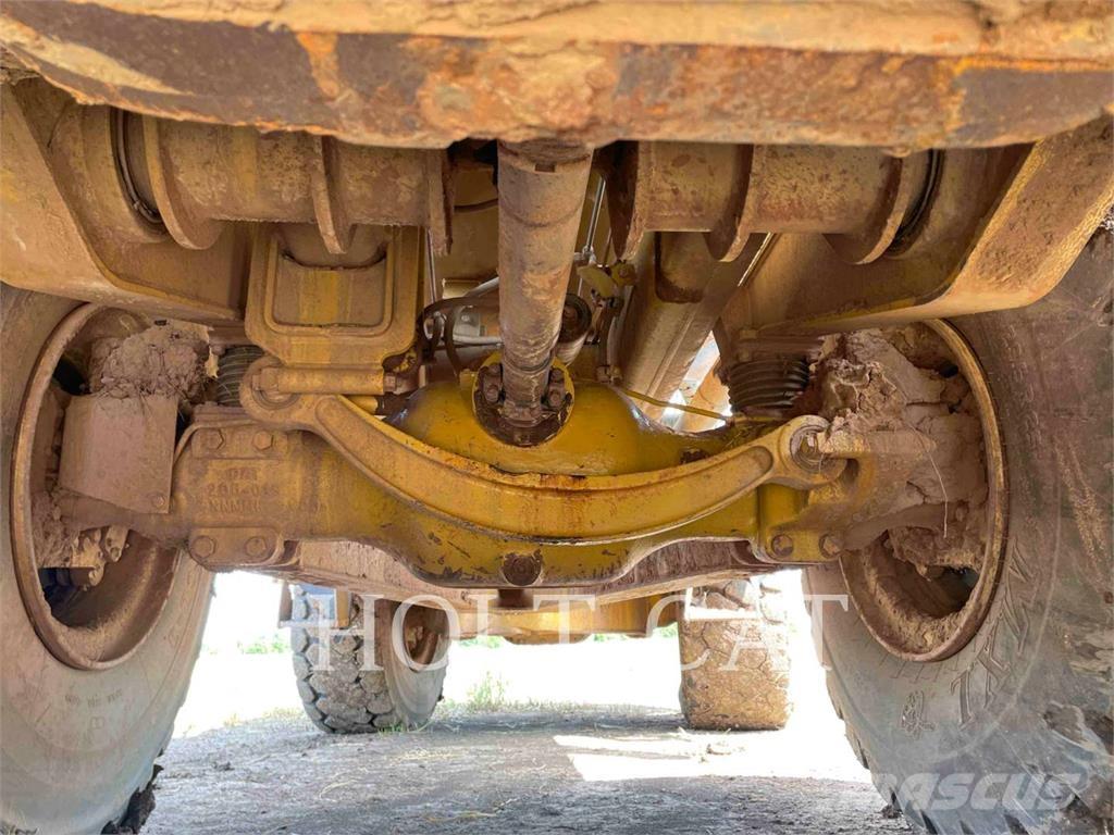 CAT 725 Kloubové dempry