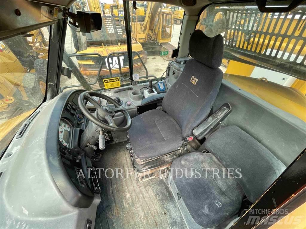 CAT 725 WT Kloubové dempry