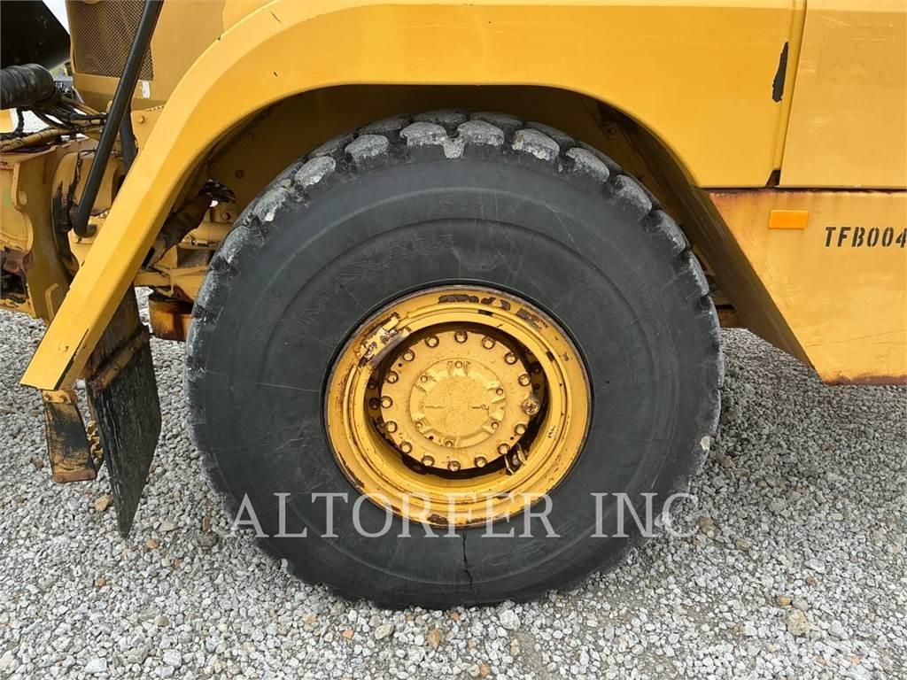 CAT 725C Kloubové dempry
