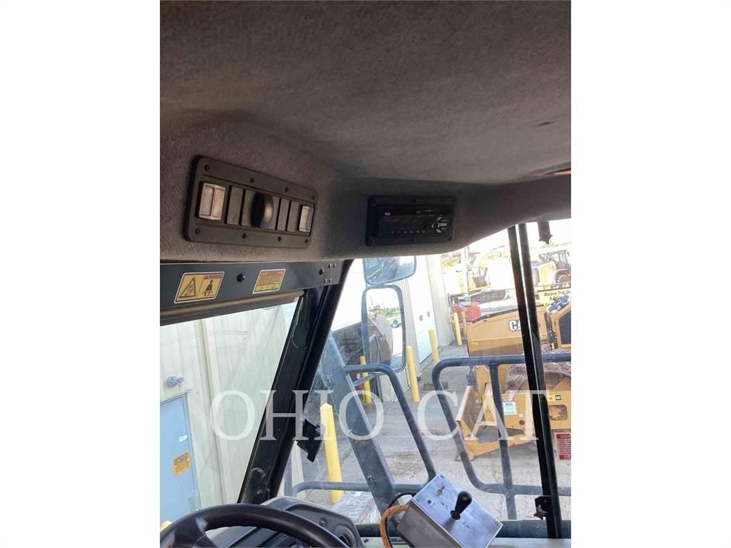 CAT 725C Kloubové dempry