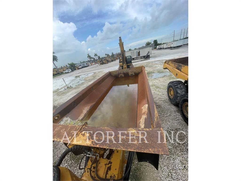 CAT 725C2 Kloubové dempry