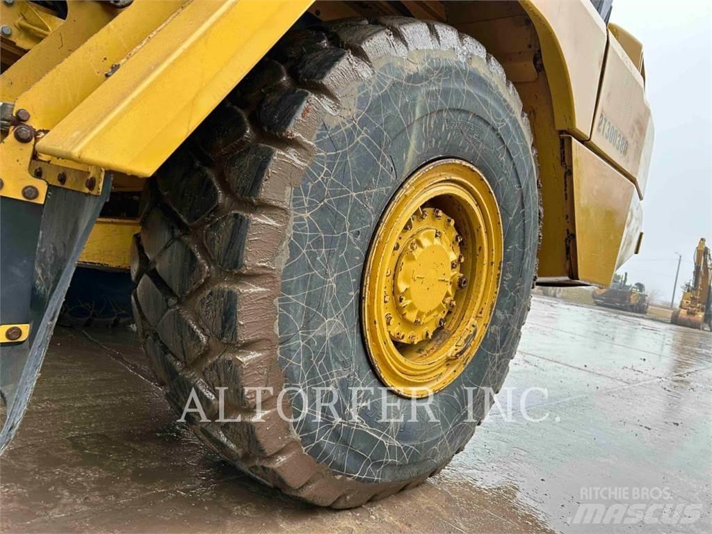 CAT 725C2 Kloubové dempry