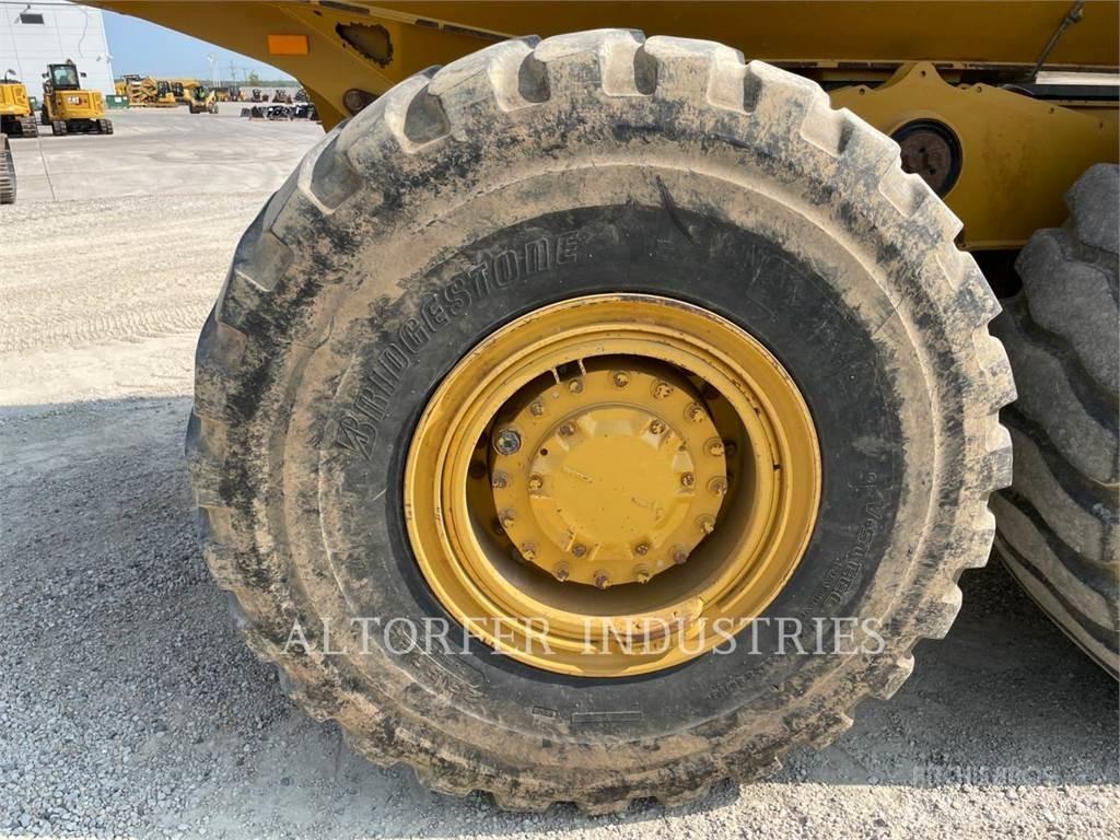 CAT 725C2 Kloubové dempry