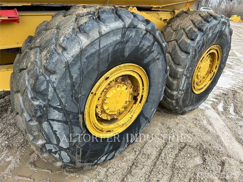 CAT 725C2 Kloubové dempry