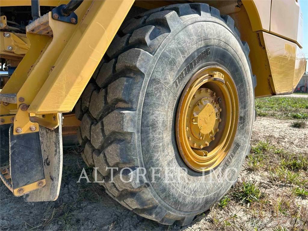 CAT 725C2 Kloubové dempry