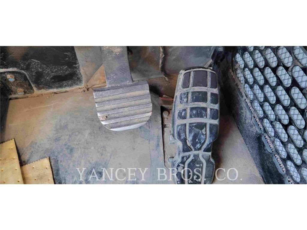 CAT 725C2 Kloubové dempry