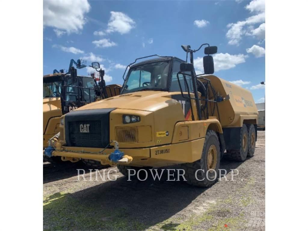 CAT 725C2WW Cisternové vozy