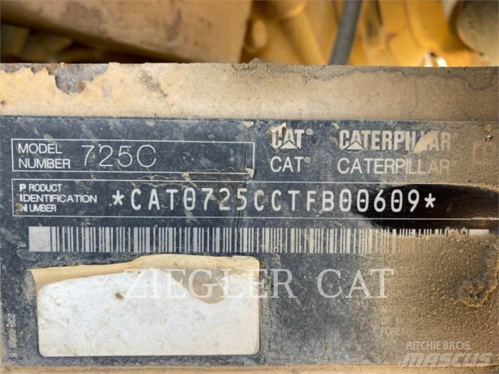 CAT 725CWT Cisternové vozy