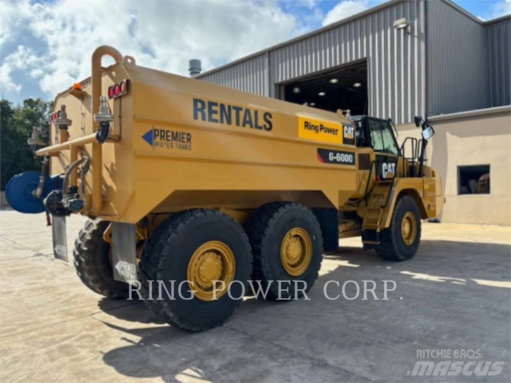 CAT 725CWW Cisternové vozy