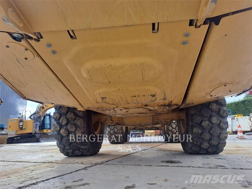 CAT 730 Kloubové dempry