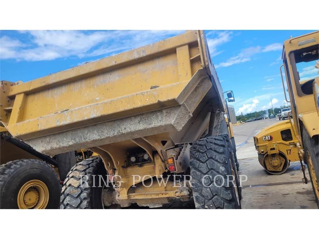 CAT 730WW Cisternové vozy
