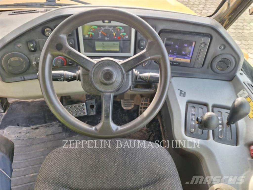 CAT 735B Kloubové dempry