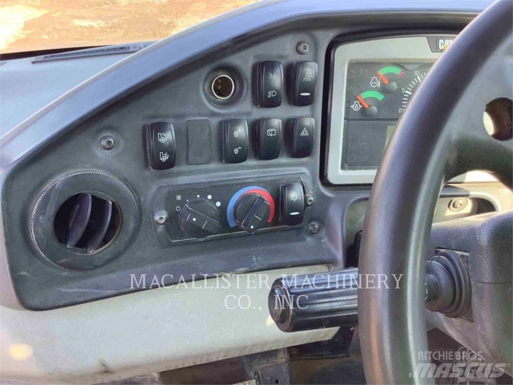 CAT 735C Kloubové dempry