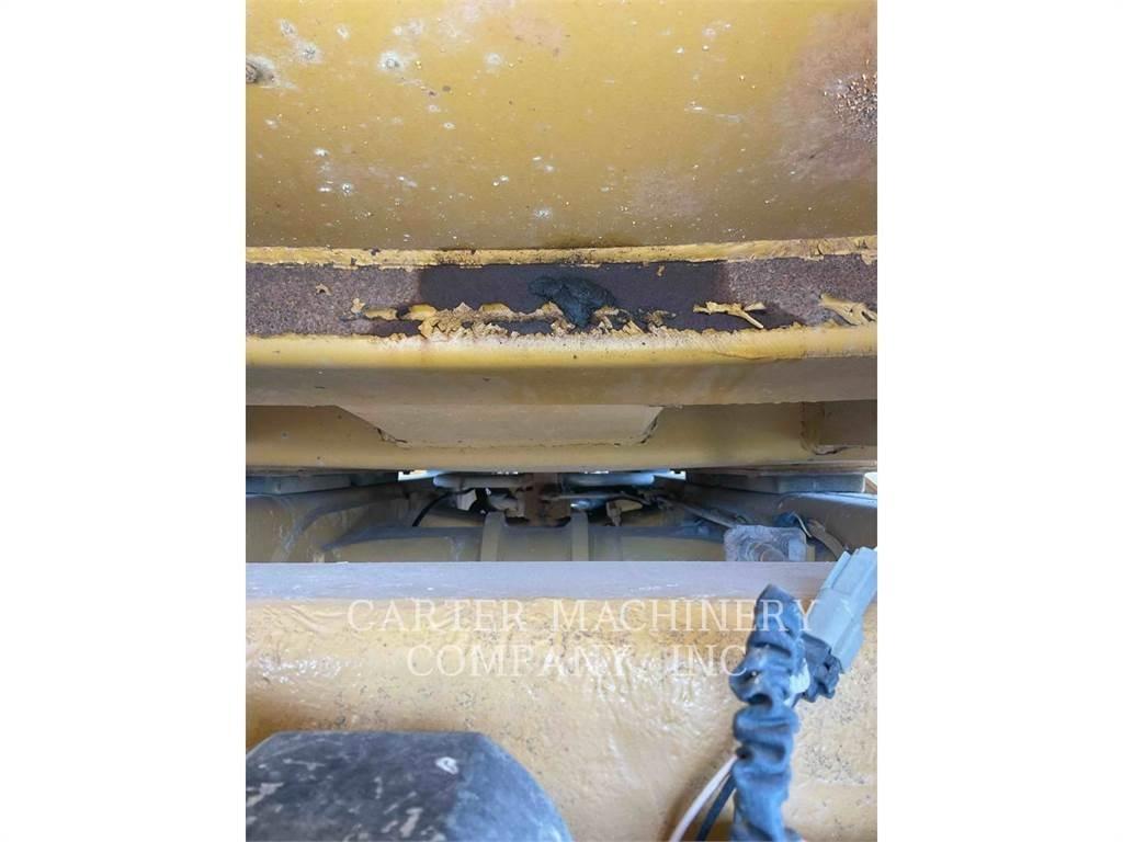 CAT 740 Kloubové dempry