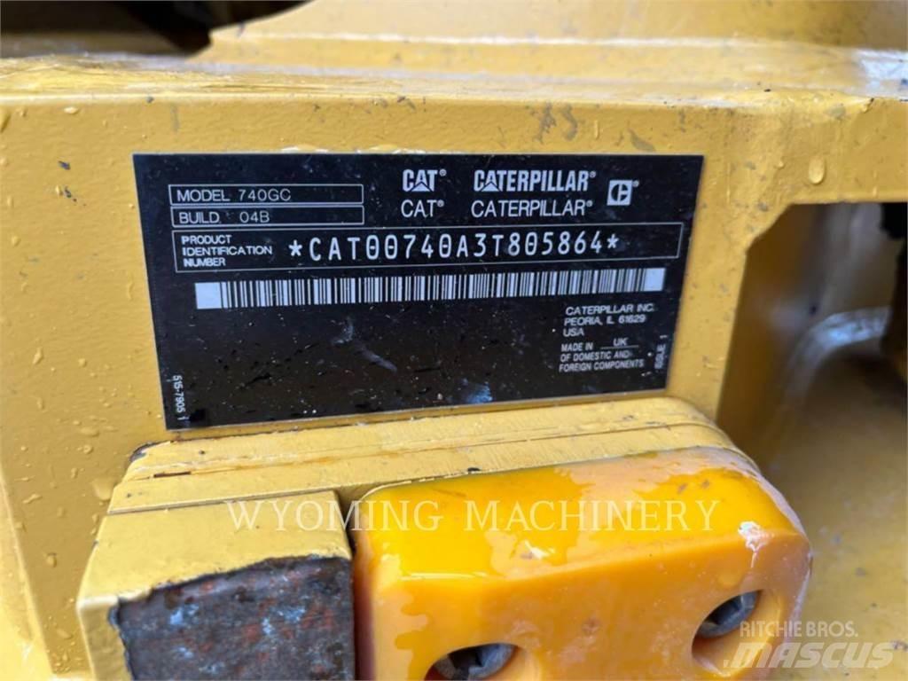 CAT 740 GC Kloubové dempry