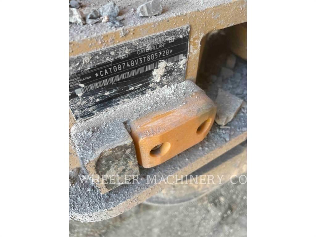 CAT 740 GC Kloubové dempry