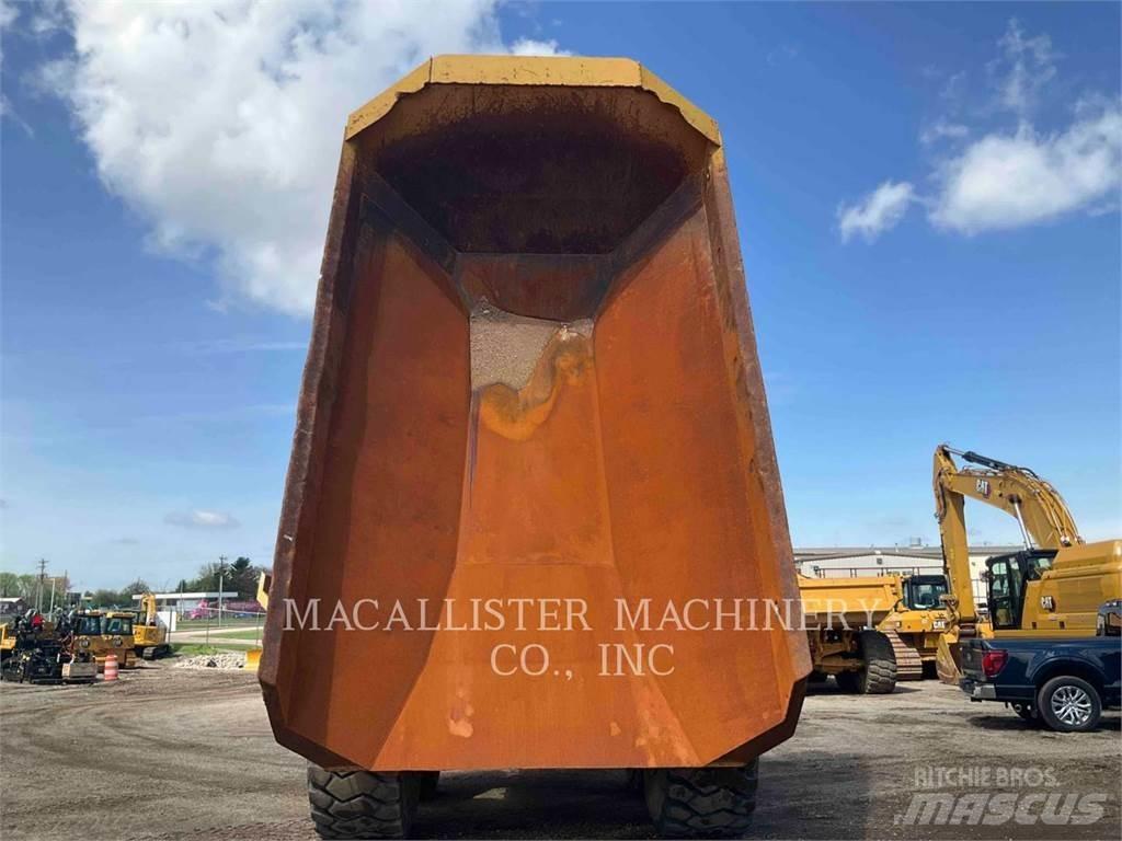 CAT 740 GC Kloubové dempry