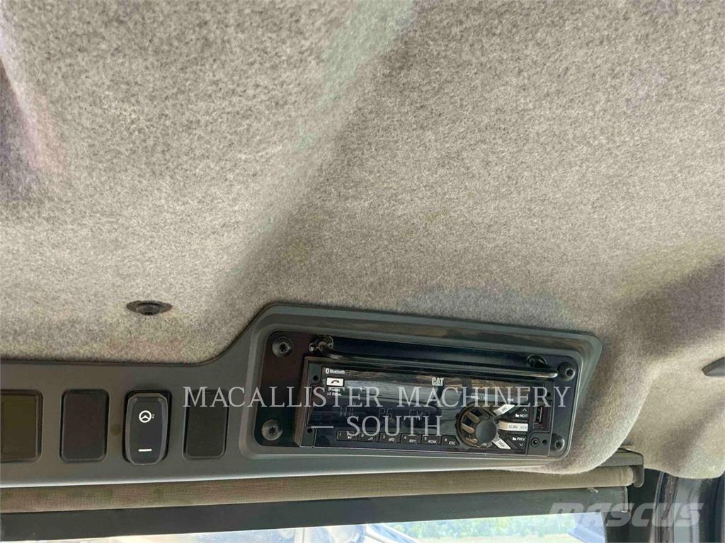 CAT 740 GC Kloubové dempry