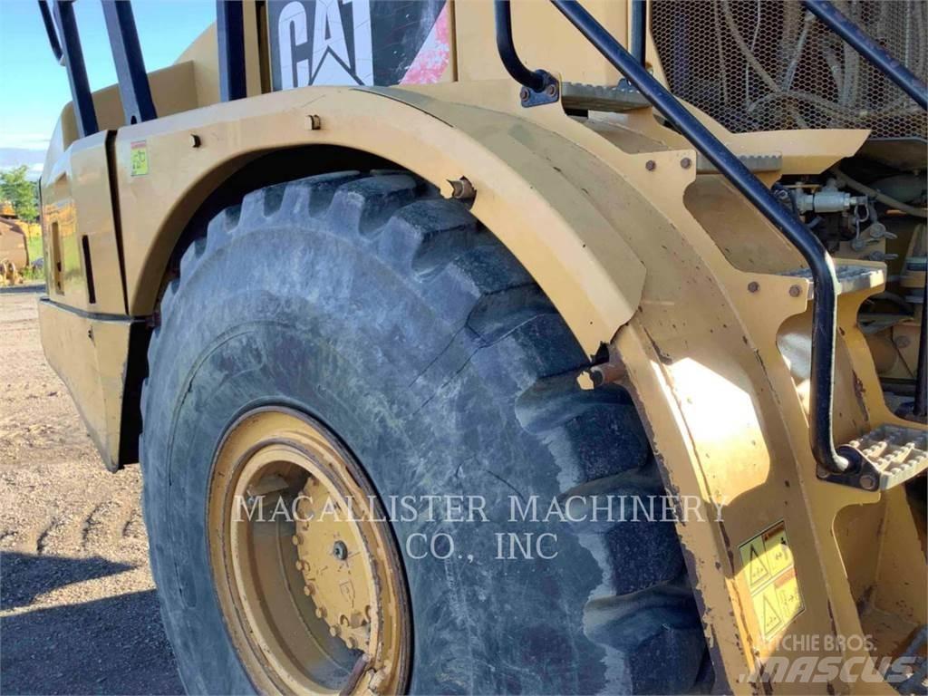 CAT 740B Kloubové dempry