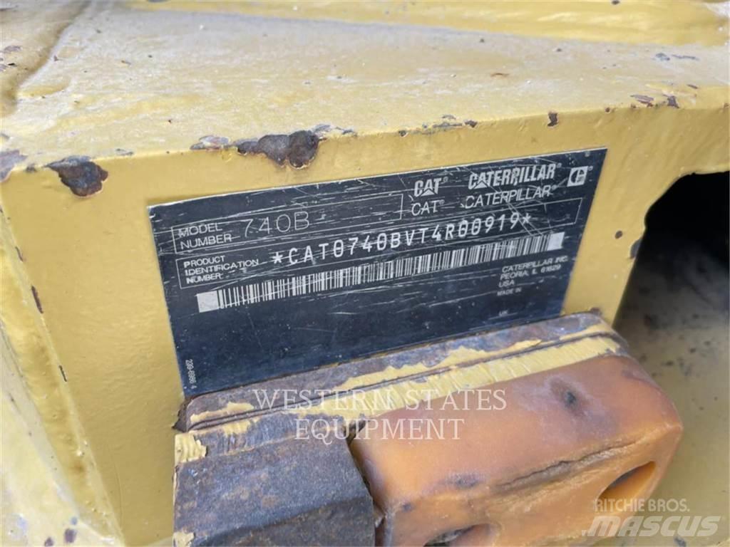 CAT 740B Kloubové dempry