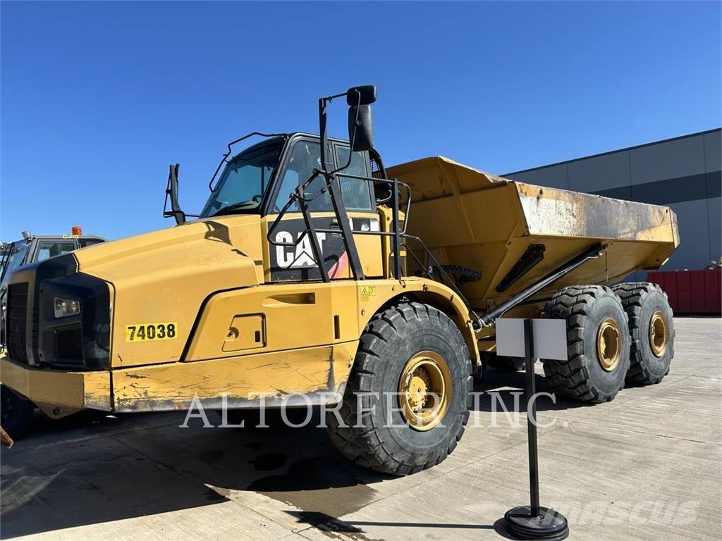 CAT 740B Kloubové dempry