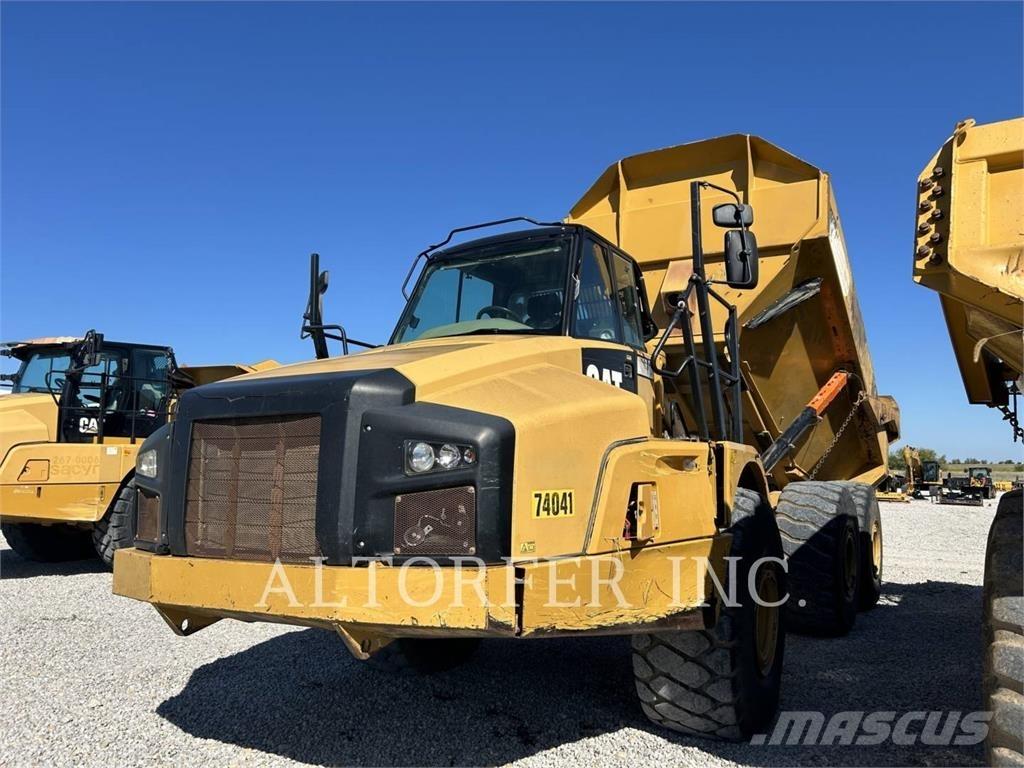 CAT 740B Kloubové dempry