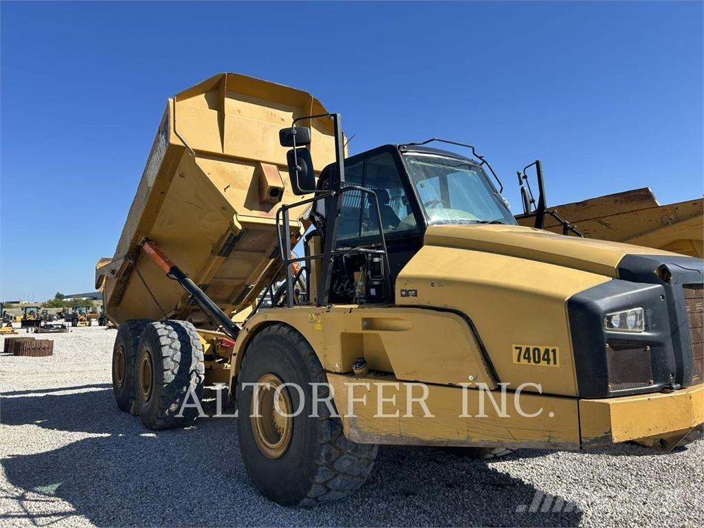CAT 740B Kloubové dempry