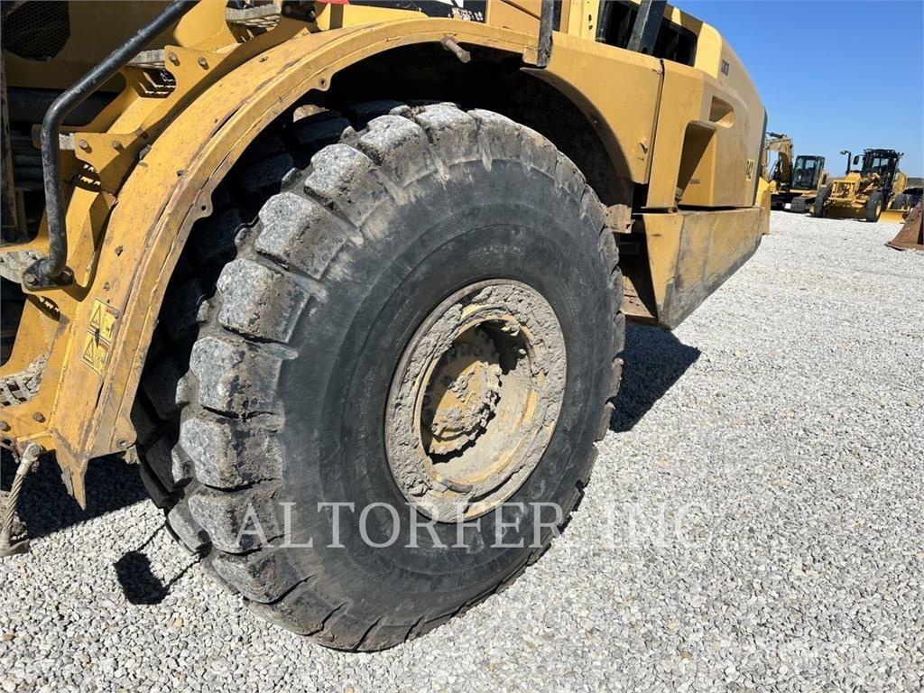 CAT 740B Kloubové dempry