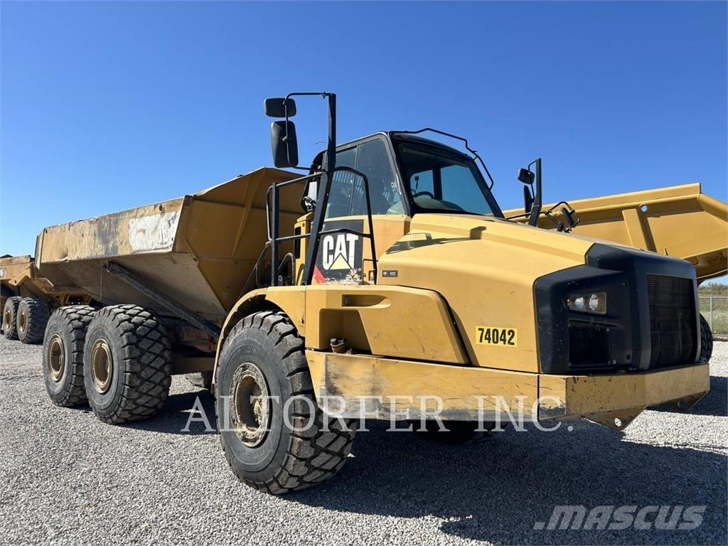 CAT 740B Kloubové dempry