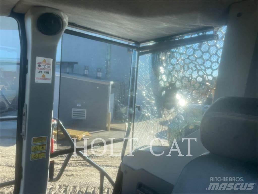 CAT 745 Kloubové dempry