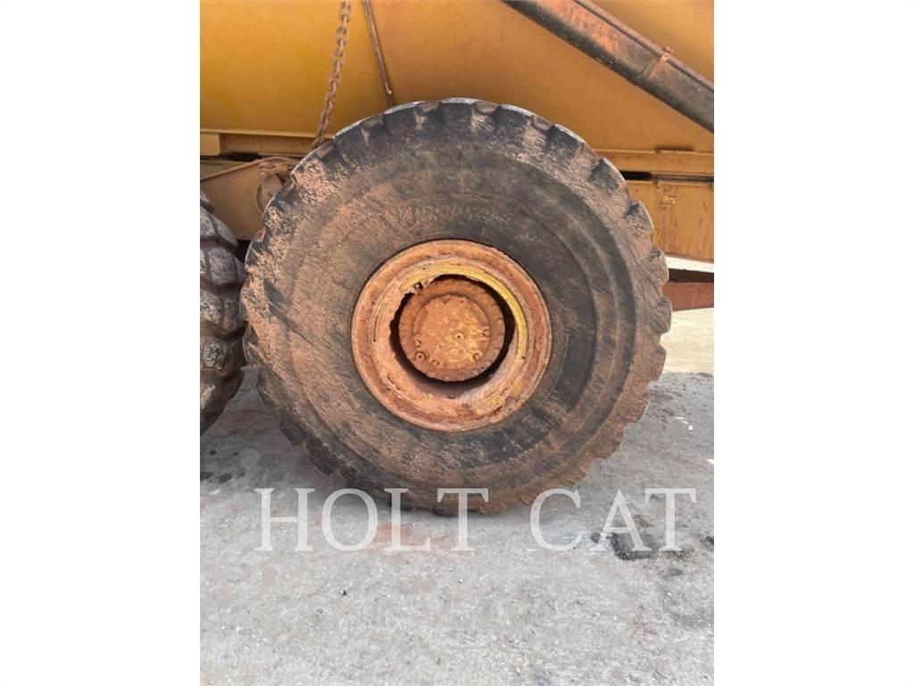 CAT 745 Kloubové dempry