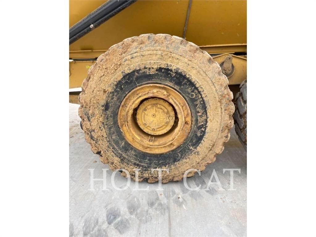 CAT 745 Kloubové dempry