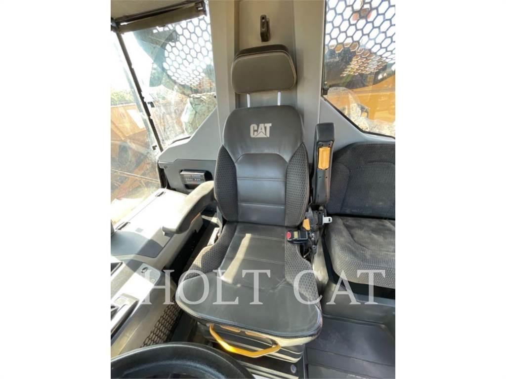 CAT 745 Kloubové dempry