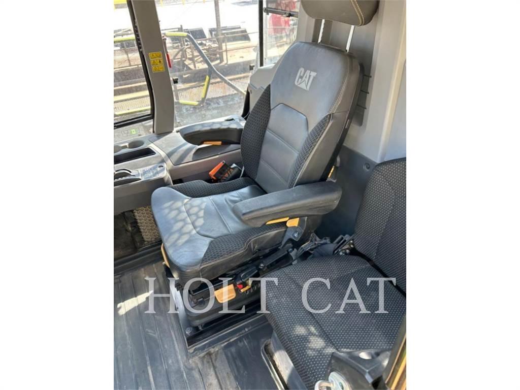 CAT 745 Kloubové dempry
