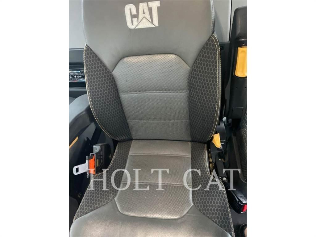 CAT 745 Kloubové dempry