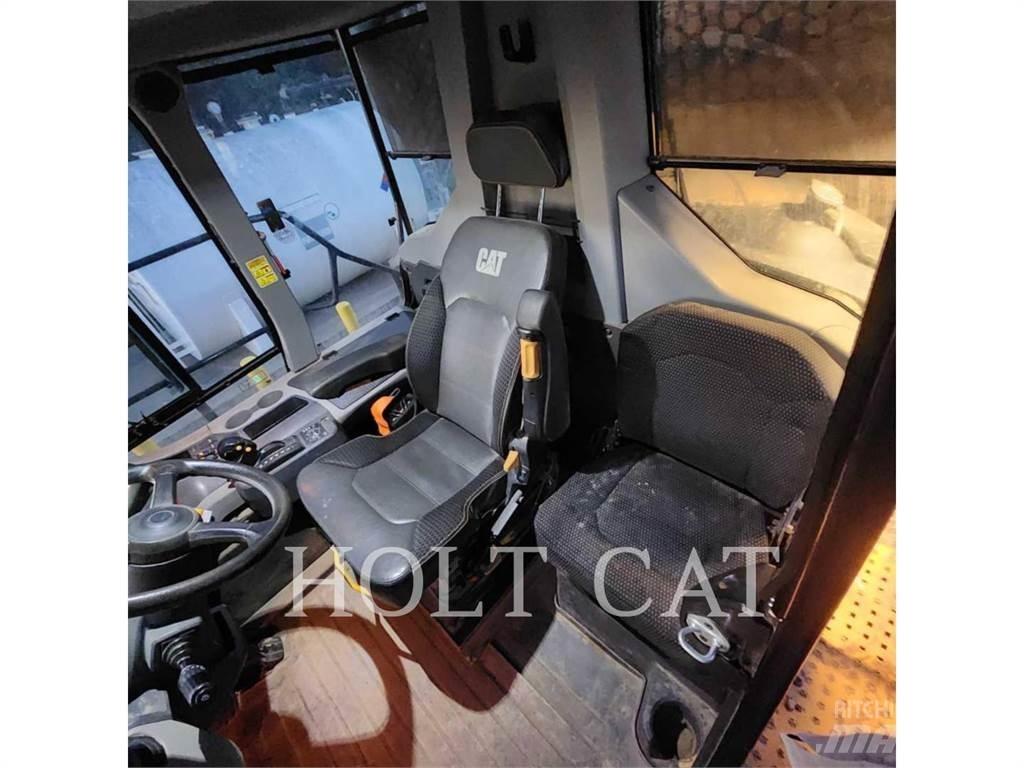 CAT 745 Kloubové dempry