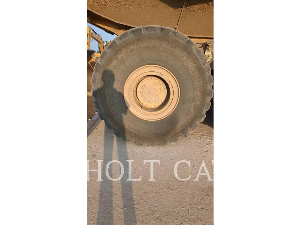 CAT 745 Kloubové dempry