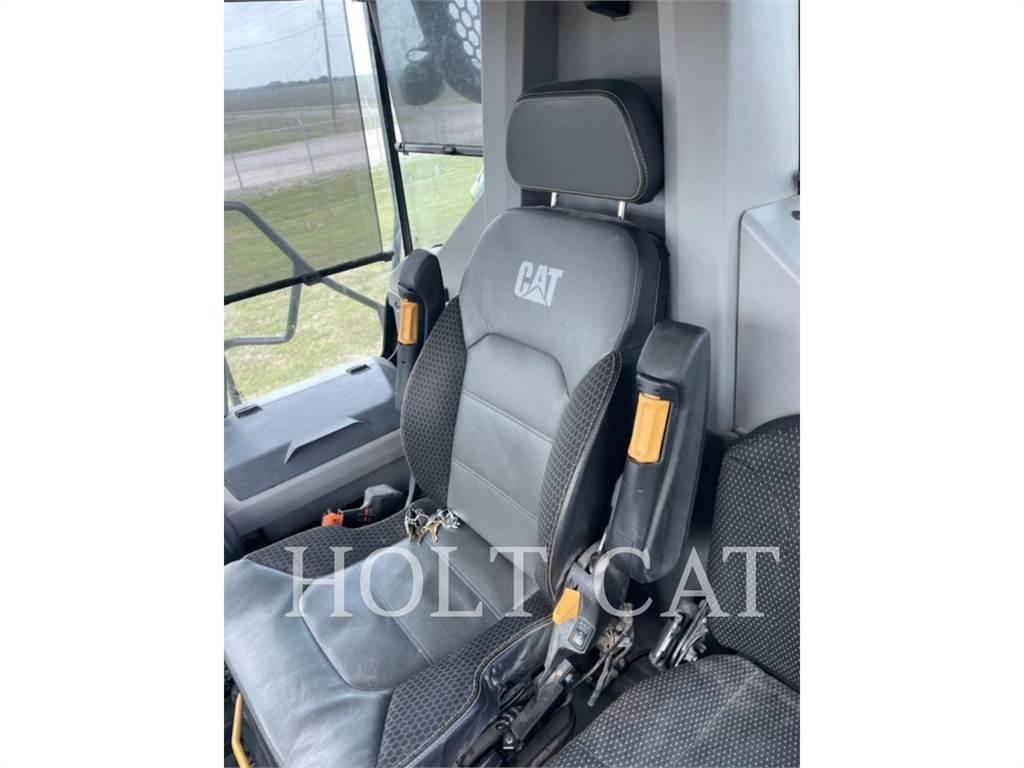 CAT 745 Kloubové dempry