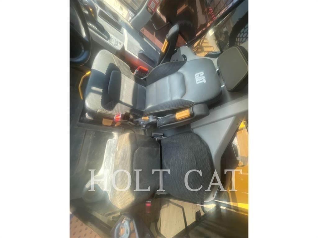 CAT 745 Kloubové dempry