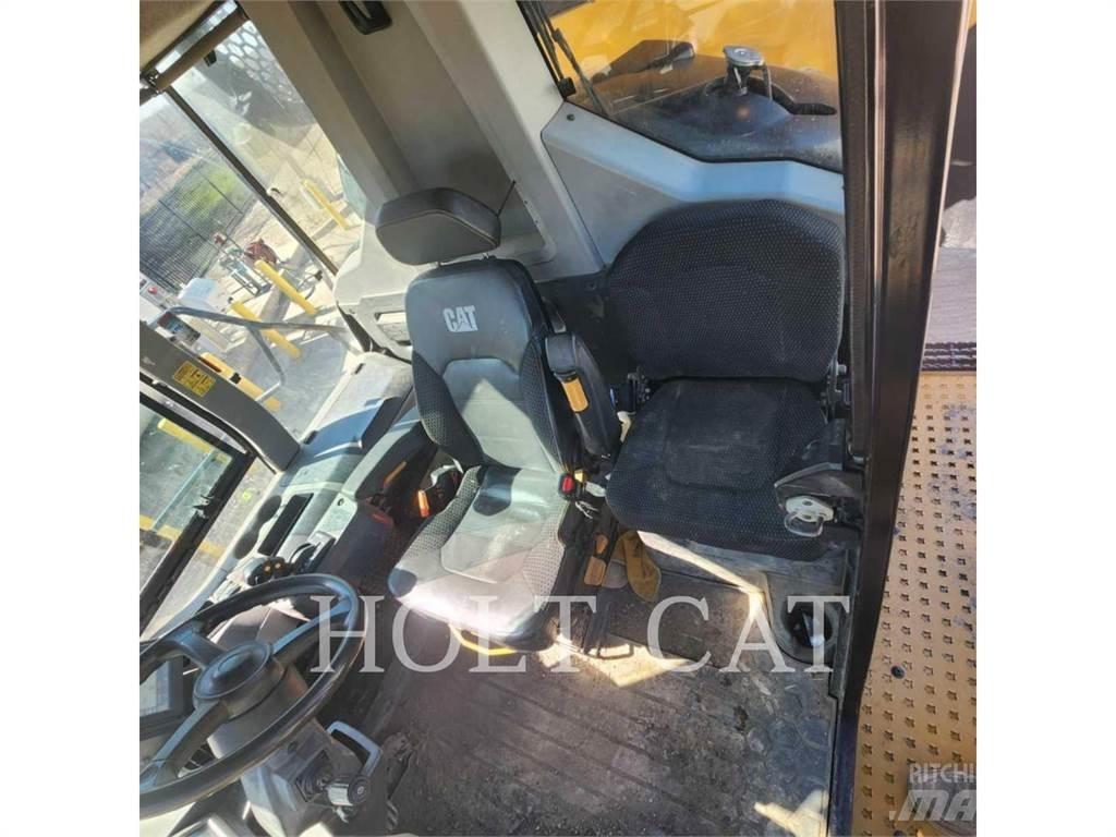 CAT 745 Kloubové dempry