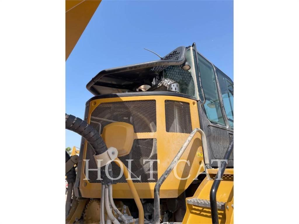CAT 745 Kloubové dempry