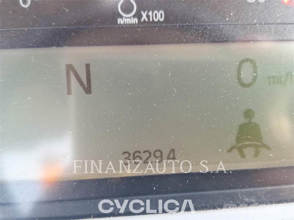CAT 745 Kloubové dempry