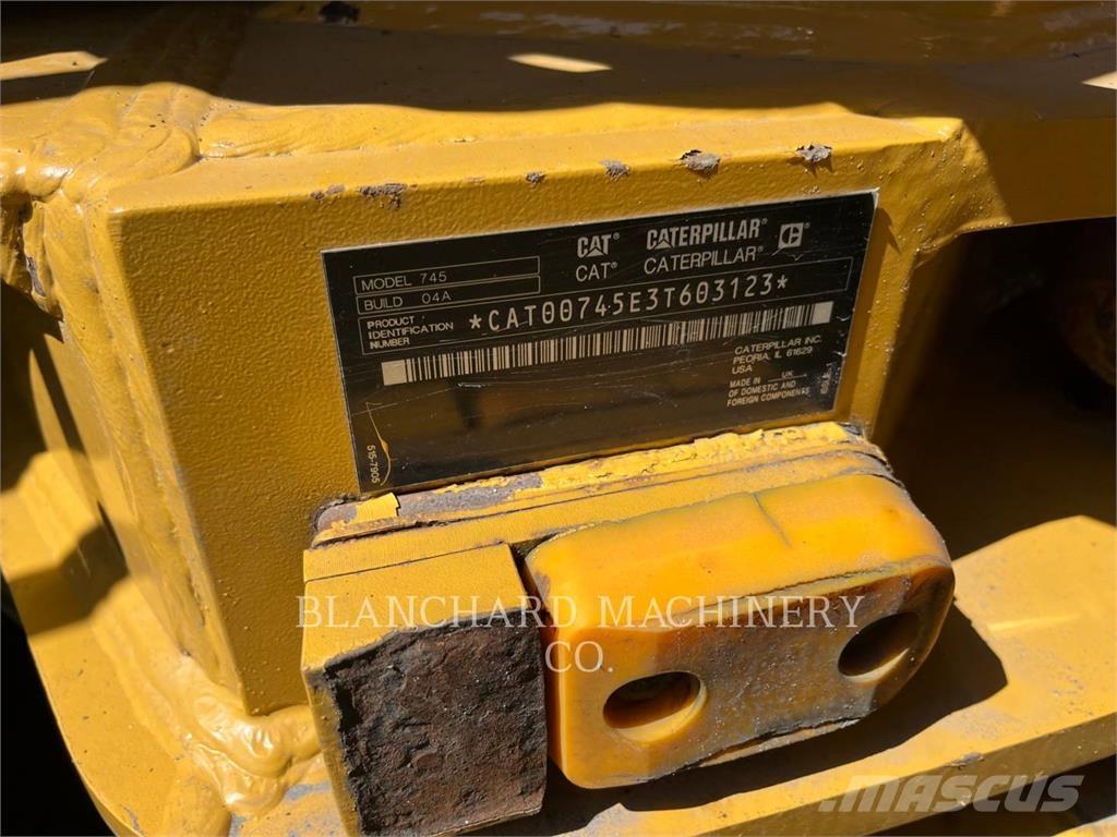 CAT 745 Kloubové dempry